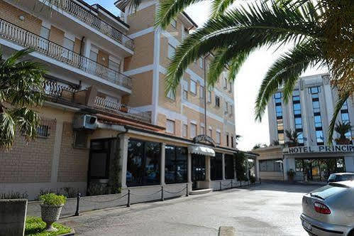 Hotel L'Aquila Pomezia Dış mekan fotoğraf